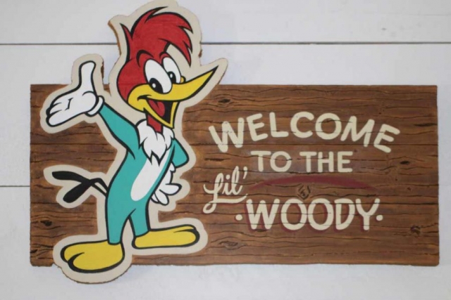 Lil Woody Welcome sign
